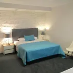 House - Przy Plazy Apartmán *